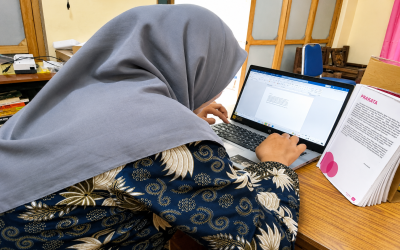 Guru SD Wajib Upgrade Skill! Ibu Turtanti dari Candimulyo Belajar Microsoft Office di LKP Go Smart